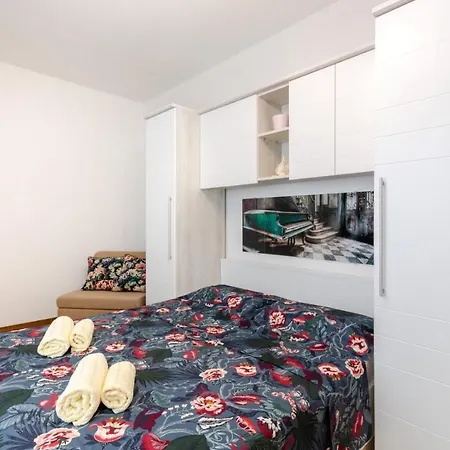 In 39181 Apartment